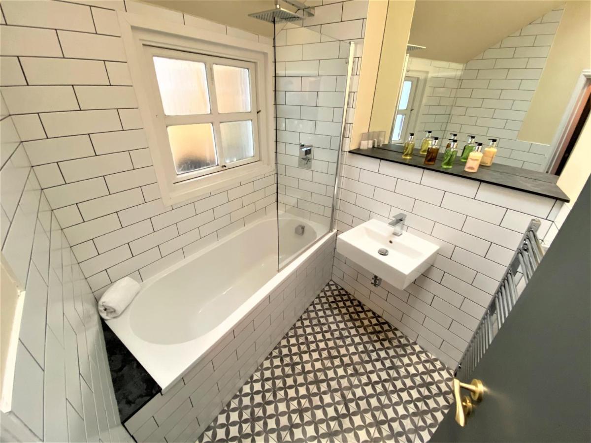 The Leeming At Claremont Apartments 리즈 외부 사진